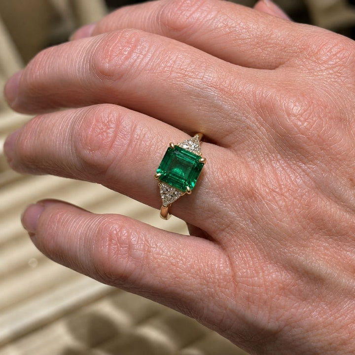 Vintage-Inspired Green Gemstone Gold Ring