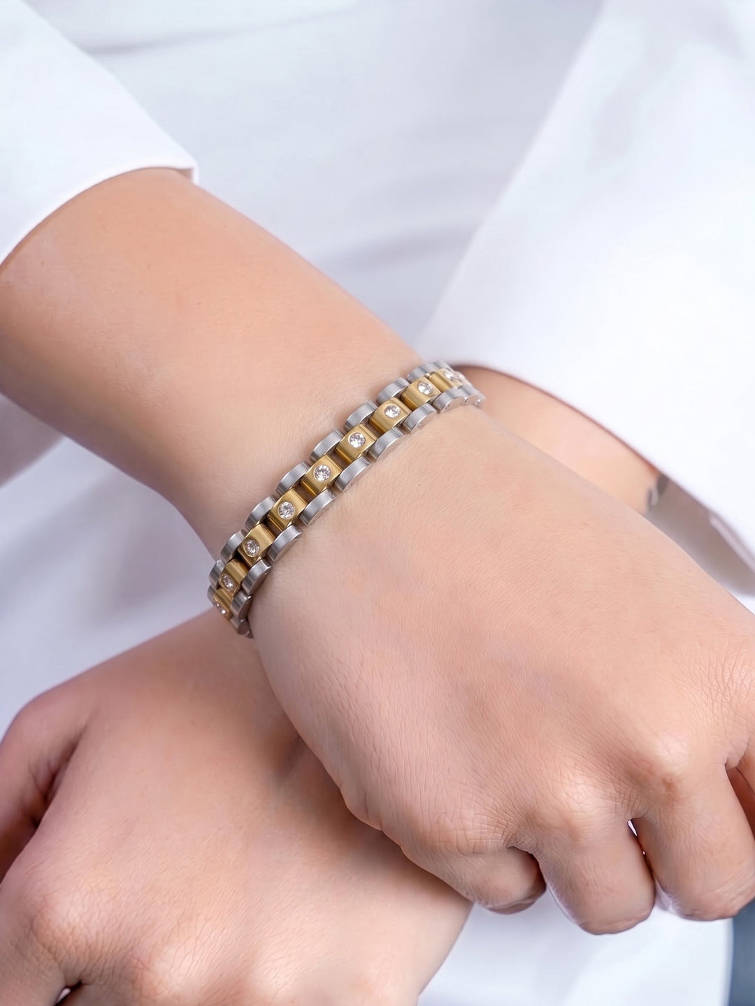 Jenelina Silver - 18K Gold Plated Diamond Women&