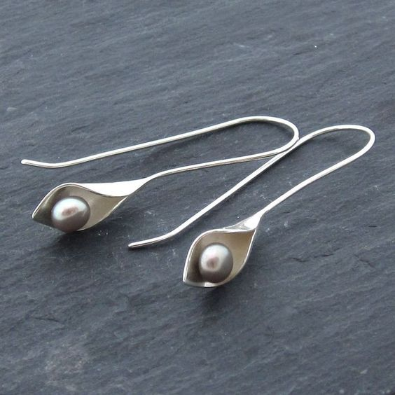 Vintage Leaf &amp; Pearl Earrings