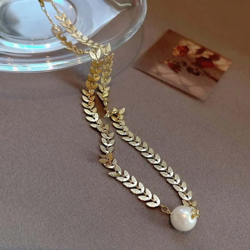 Gold Large Pearl Pendant &amp; Leaf Pattern Necklace